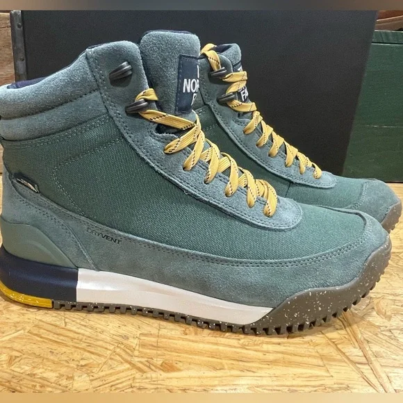 Brand new unworn in box The North Face water proof Berkeley boot. Only size 13 - Picture 3 of 6